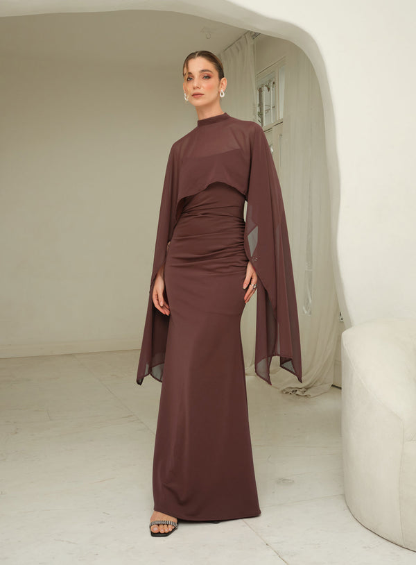 VESTIDO CON CAPA LORENA CHOCOLATE