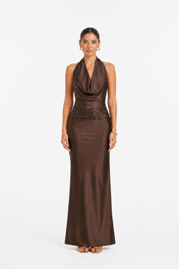 VESTIDO CON ESCOTE GINA CHOCOLATE