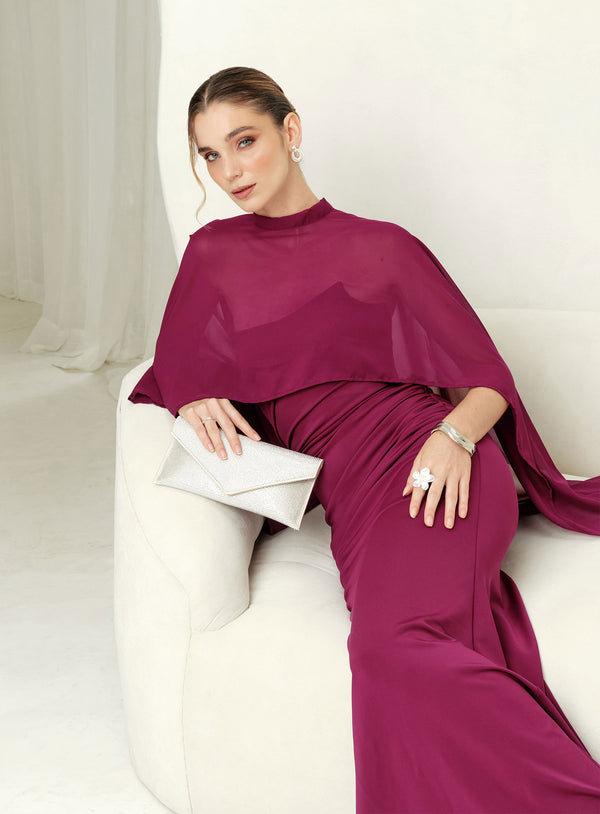 VESTIDO CON CAPA LORENA GUINDA